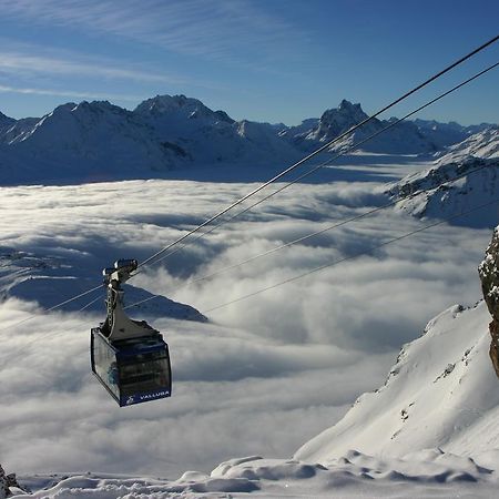 Haus Anna Apartments Langen am Arlberg Kültér fotó